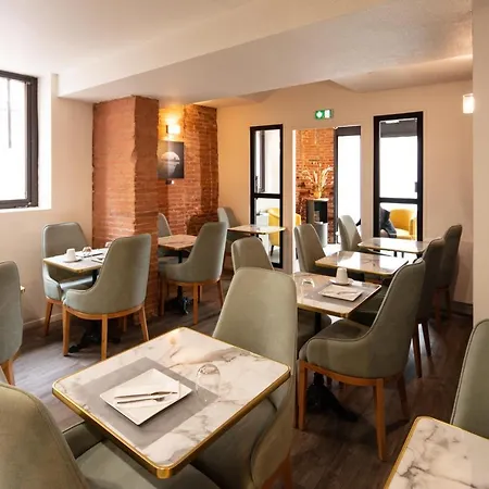 Urban Style Saint Claire Hotel 3*