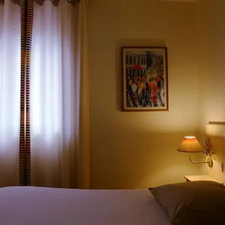 Urban Style Saint Claire Hotel 3*