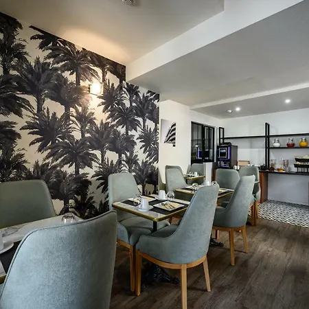 Urban Style Saint Claire Hotel