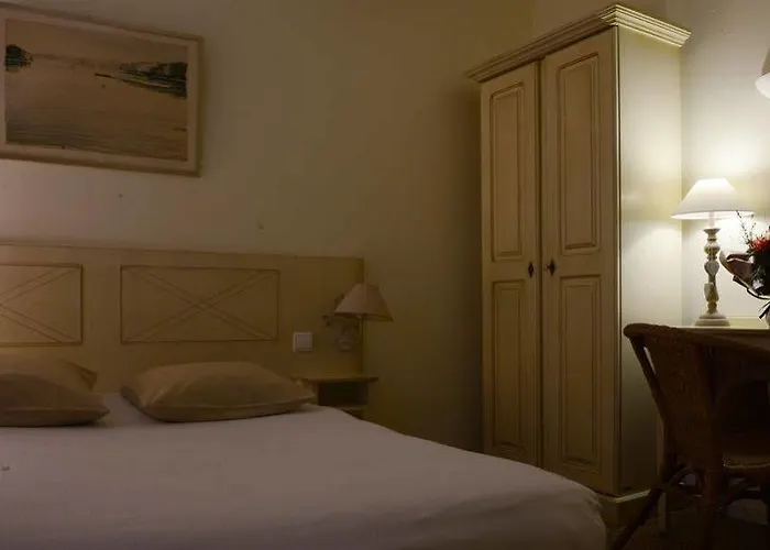 Urban Style Saint Claire Hotel