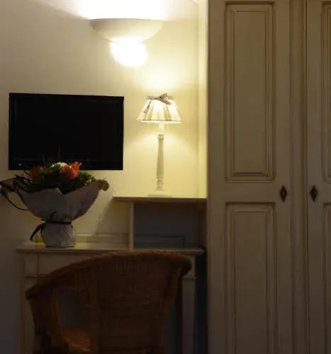 Urban Style Saint Claire Hotel