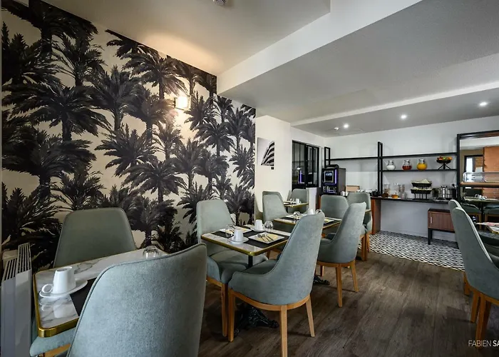 Urban Style Saint Claire Hotel