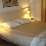 Urban Style Saint Claire 3*