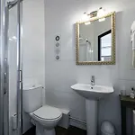 Urban Style Saint Claire Hotel 3*