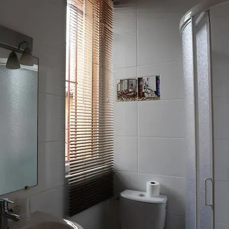 Urban Style Saint Claire מלון 3*